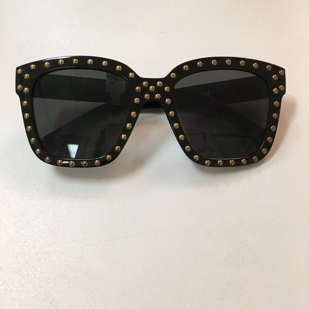 Studded Frame Sunnies